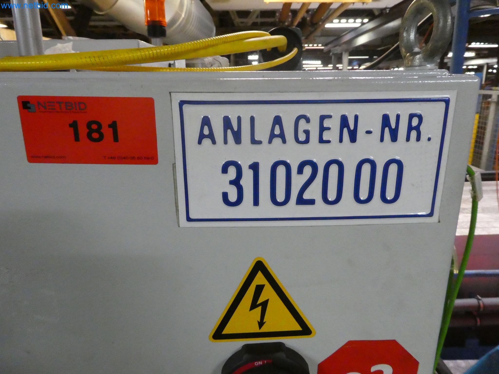 Robots, welding equipment and assembly accessories from the automotive industry-3