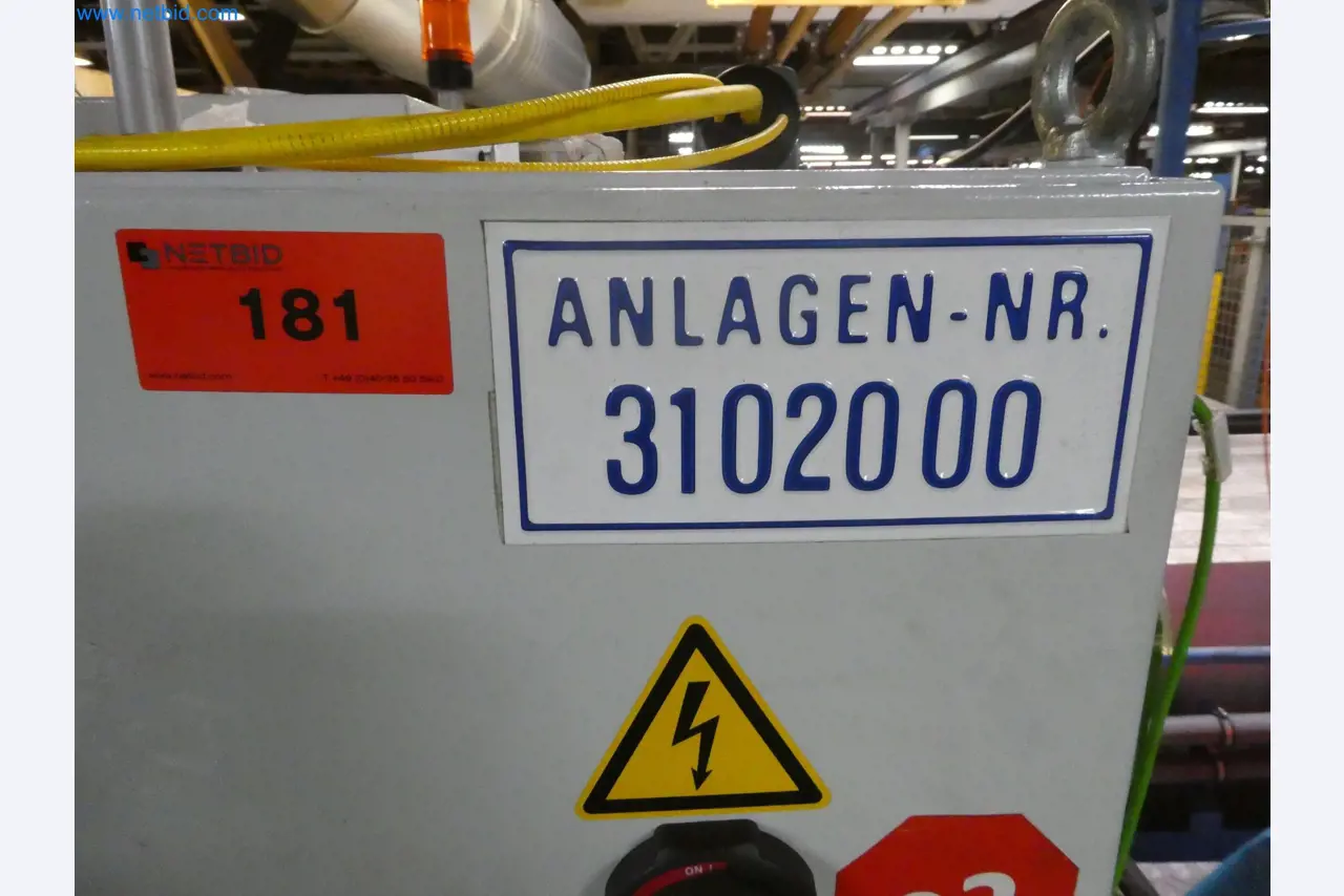 Robots, welding equipment and assembly accessories from the automotive industry-3