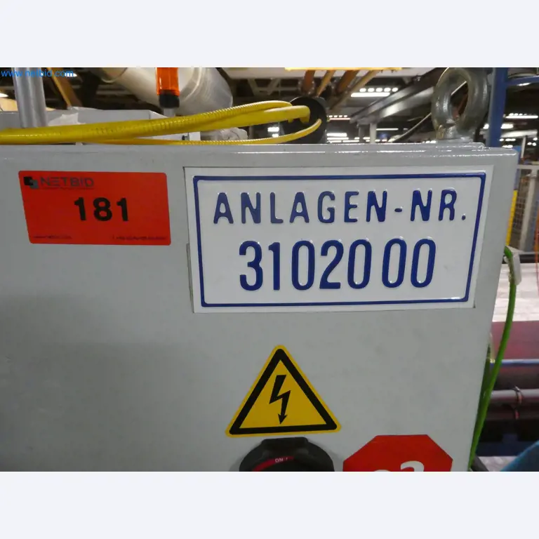 Robots, welding equipment and assembly accessories from the automotive industry-3