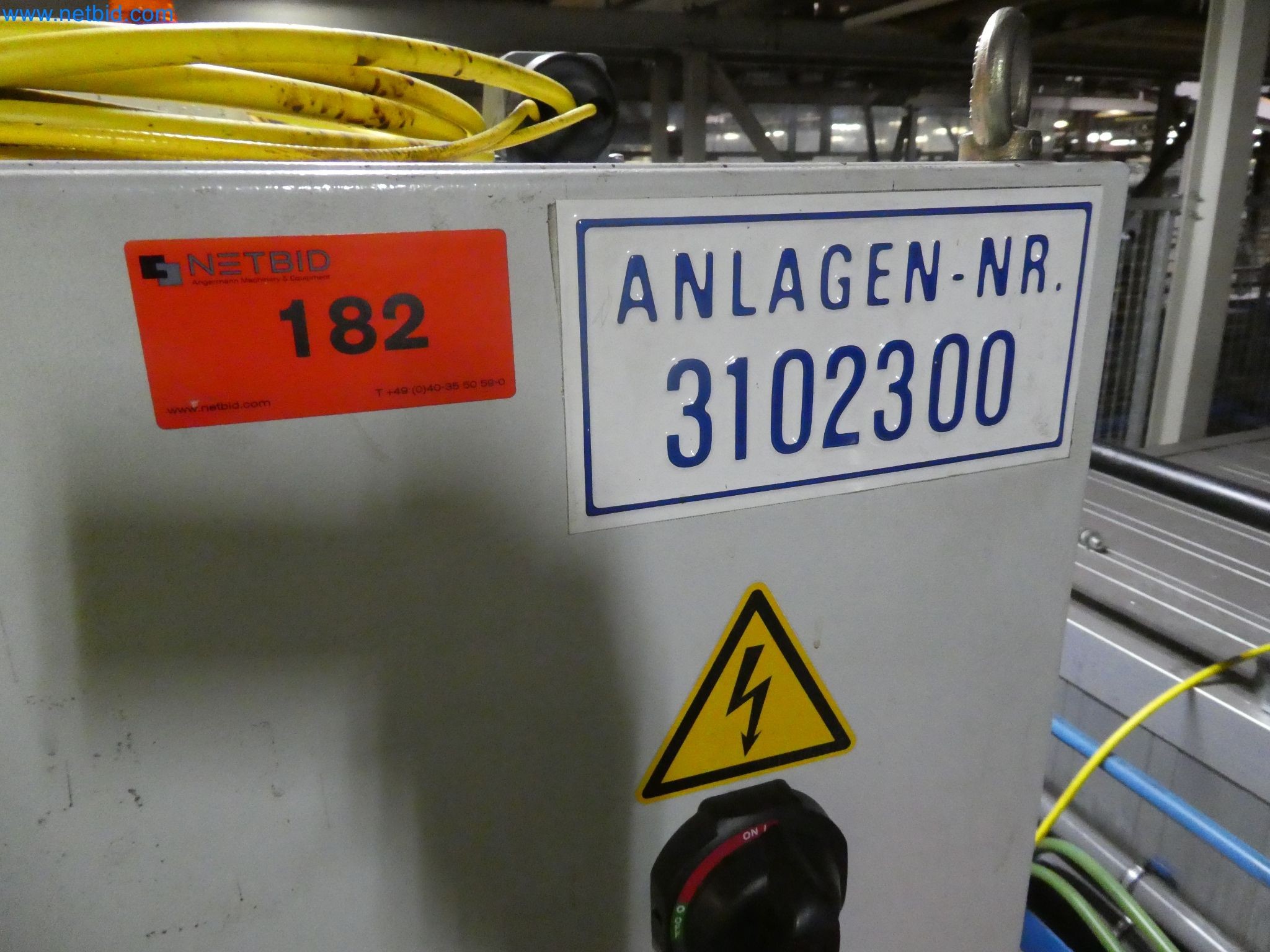 Robots, welding equipment and assembly accessories from the automotive industry-1