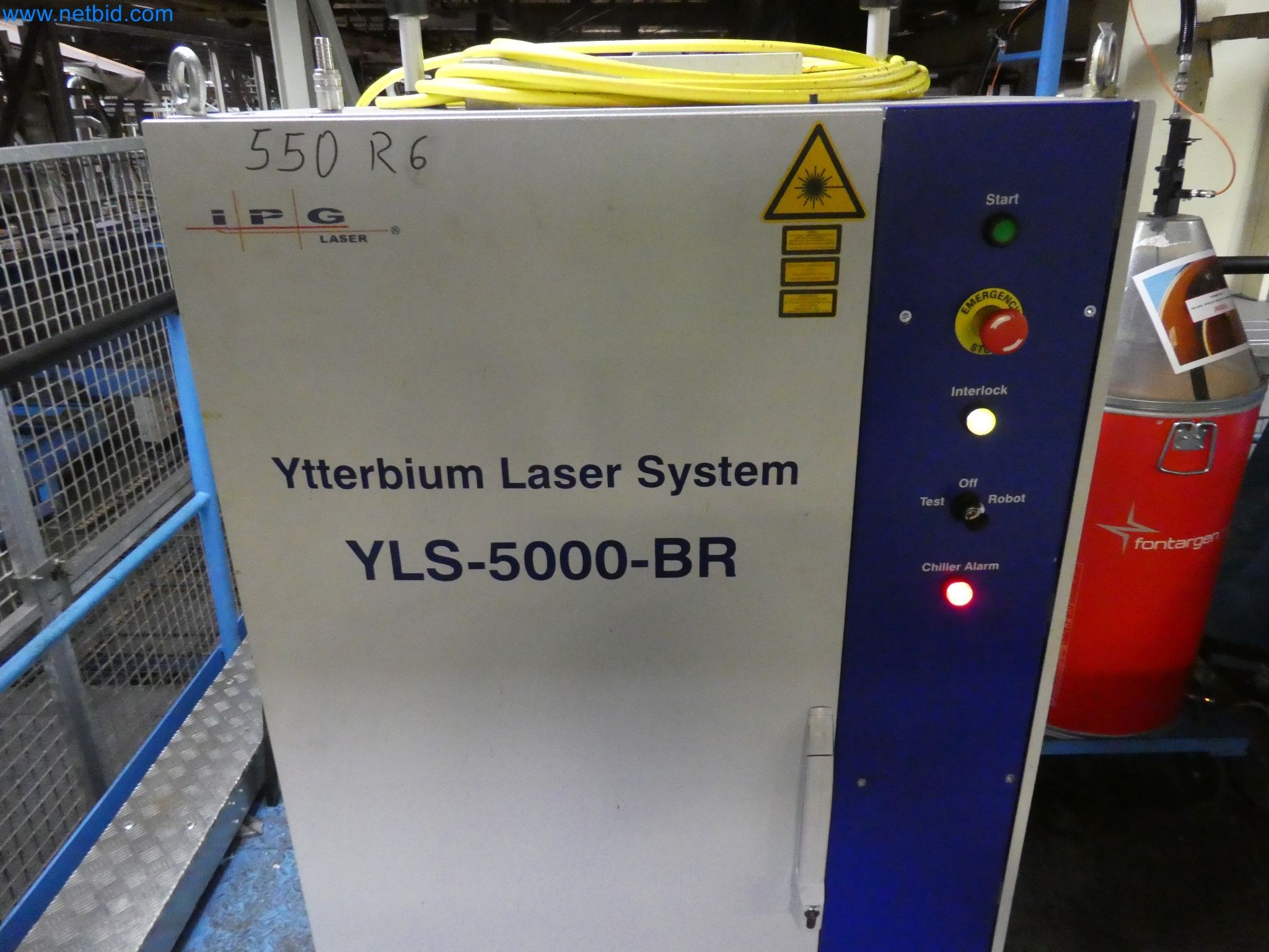 Robots, welding equipment and assembly accessories from the automotive industry-2