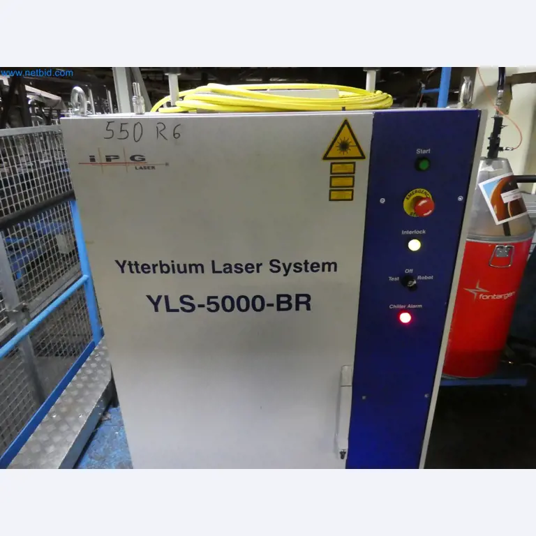 Robots, welding equipment and assembly accessories from the automotive industry-2