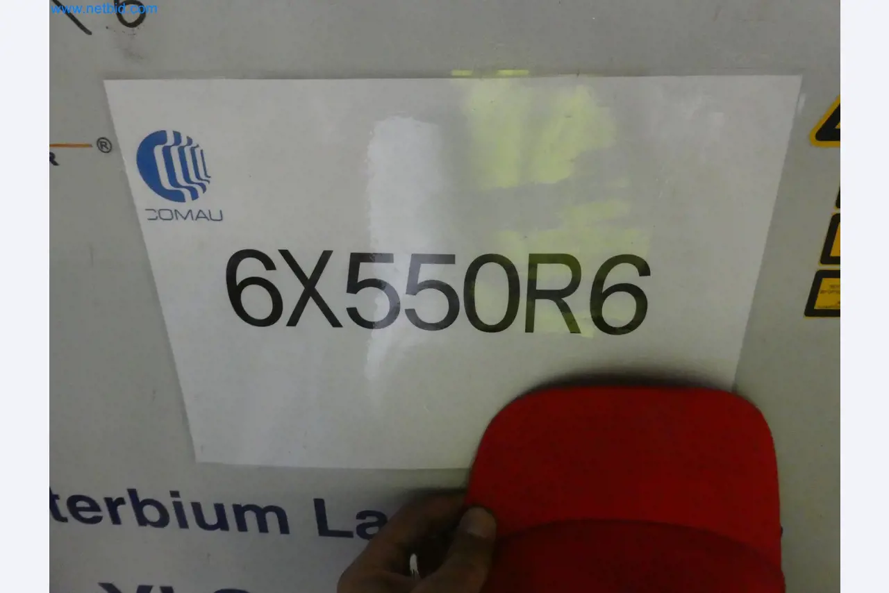 Robots, welding equipment and assembly accessories from the automotive industry-3