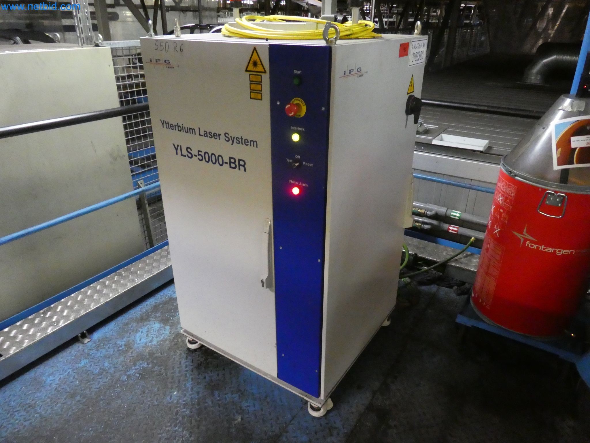 Robots, welding equipment and assembly accessories from the automotive industry-4