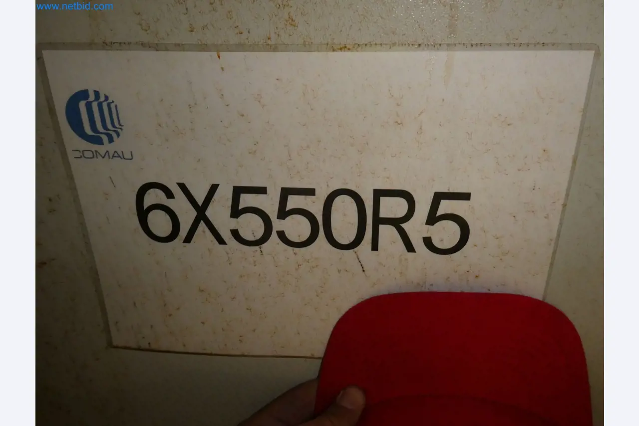 Robots, welding equipment and assembly accessories from the automotive industry-1