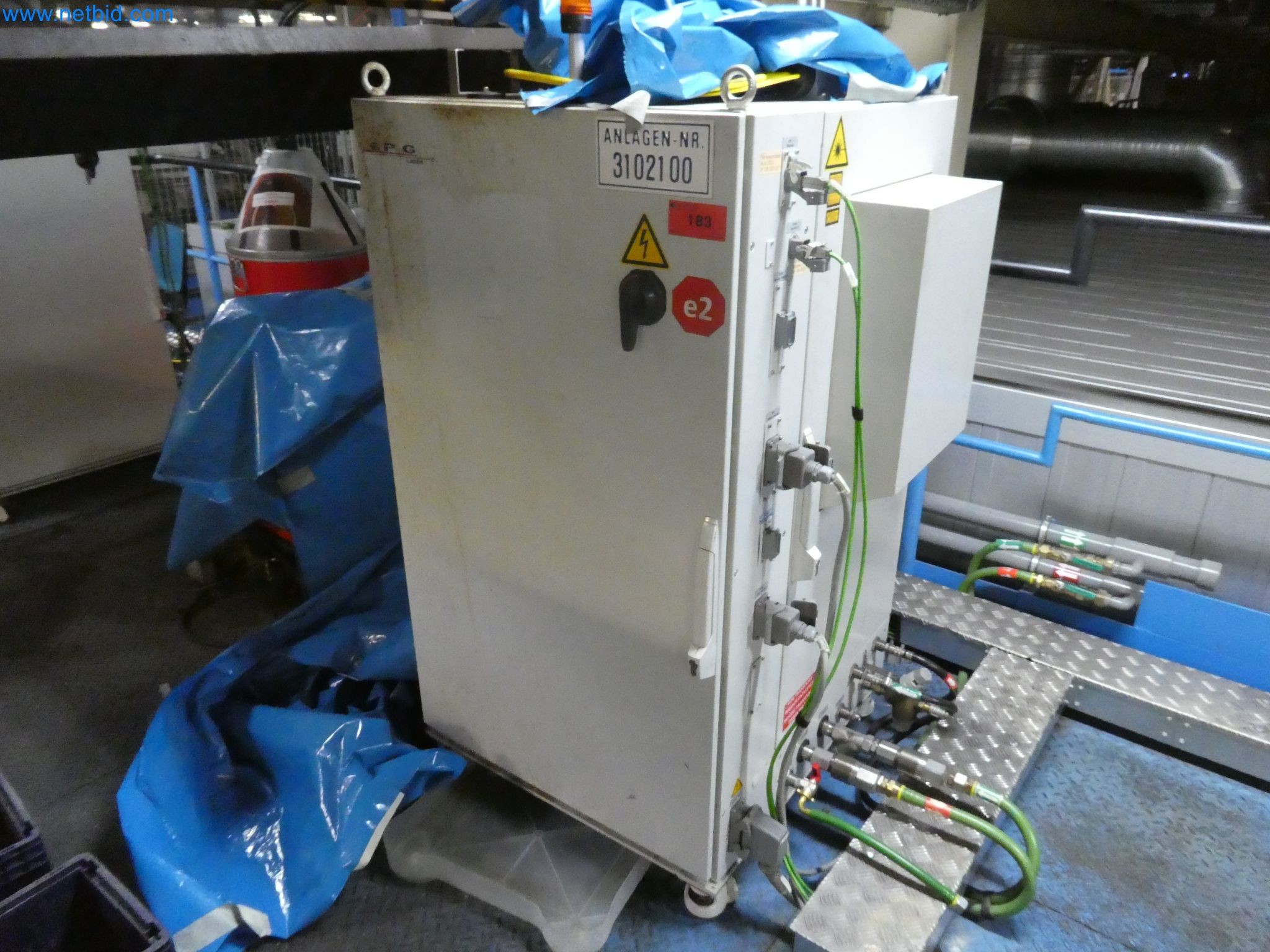 Robots, welding equipment and assembly accessories from the automotive industry-2