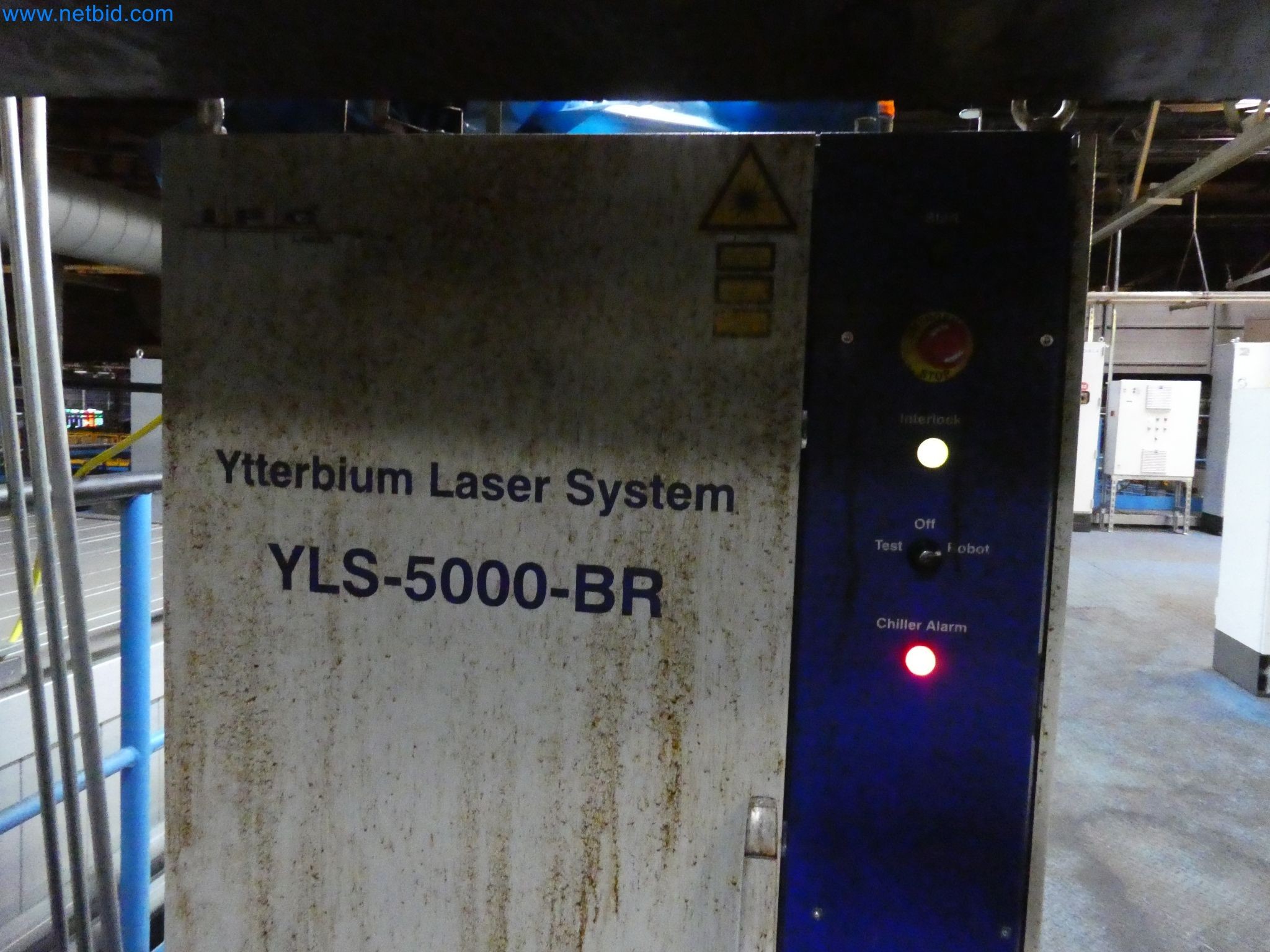 Robots, welding equipment and assembly accessories from the automotive industry-5