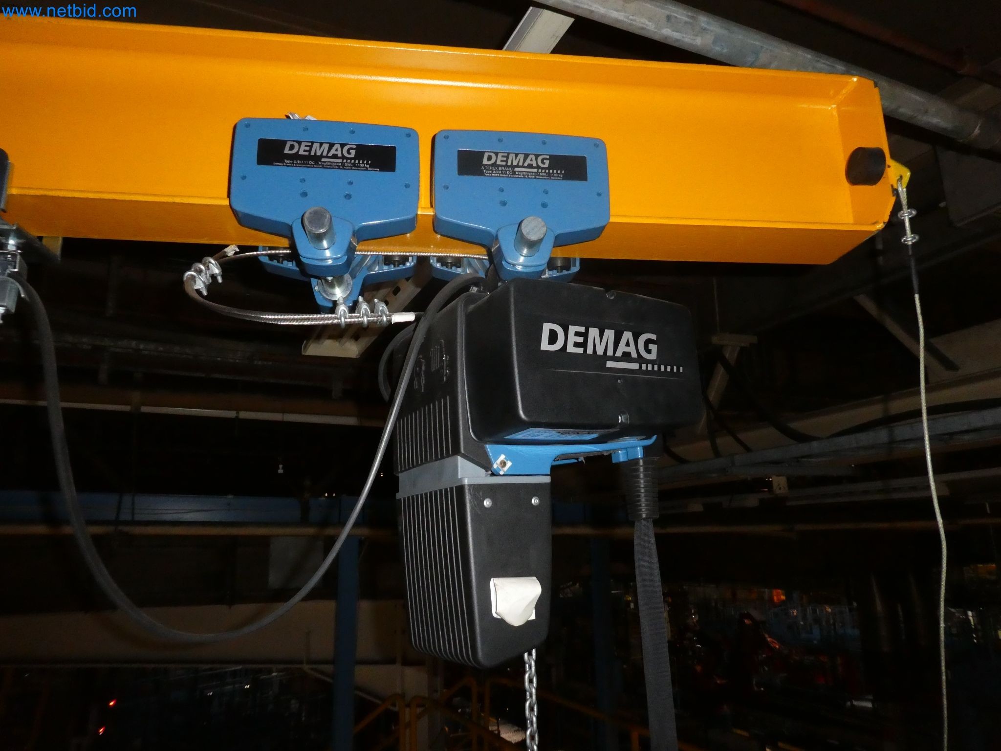 Robots, welding equipment and assembly accessories from the automotive industry-3