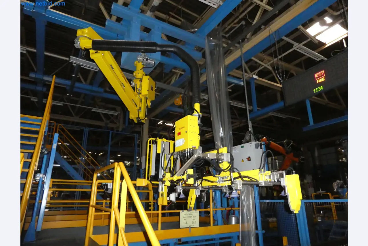 Robots, welding equipment and assembly accessories from the automotive industry-1