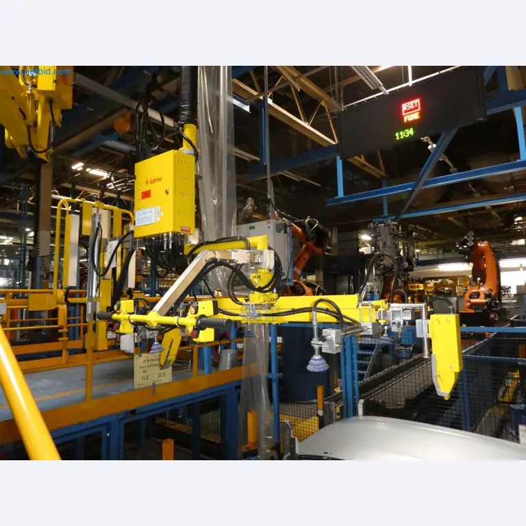 Robots, welding equipment and assembly accessories from the automotive industry-3