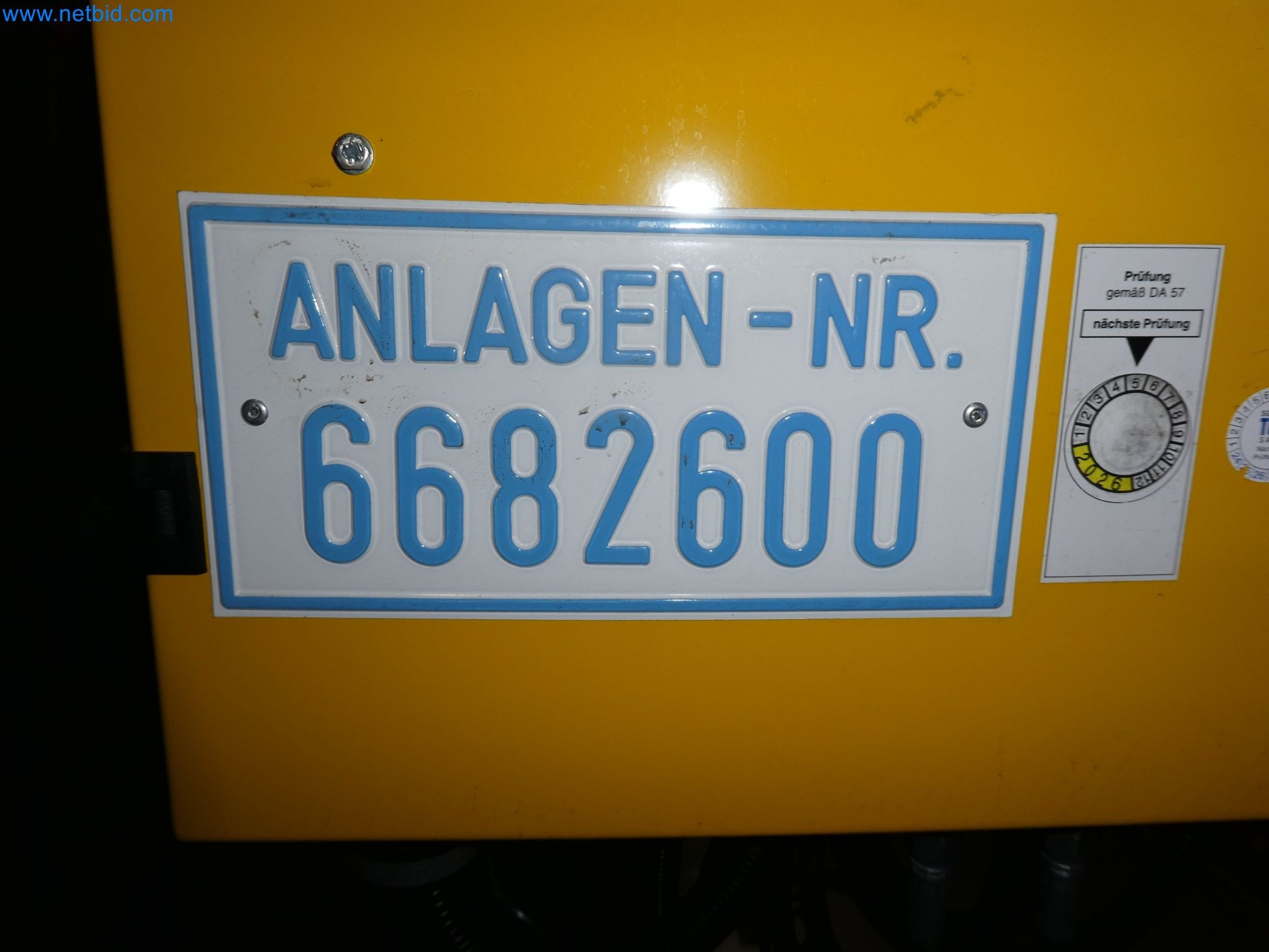 Robots, welding equipment and assembly accessories from the automotive industry-4