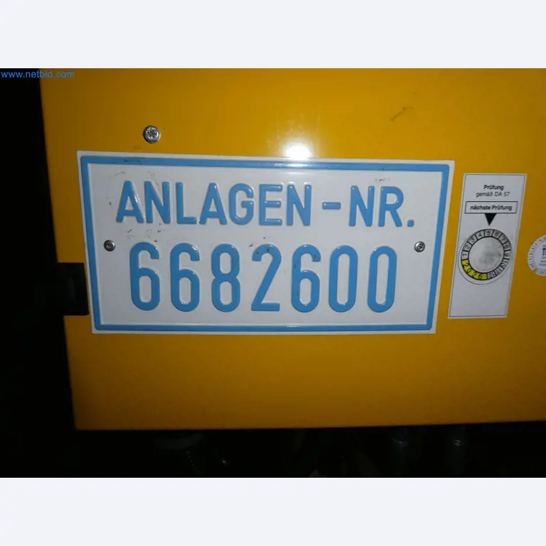 Robots, welding equipment and assembly accessories from the automotive industry-4