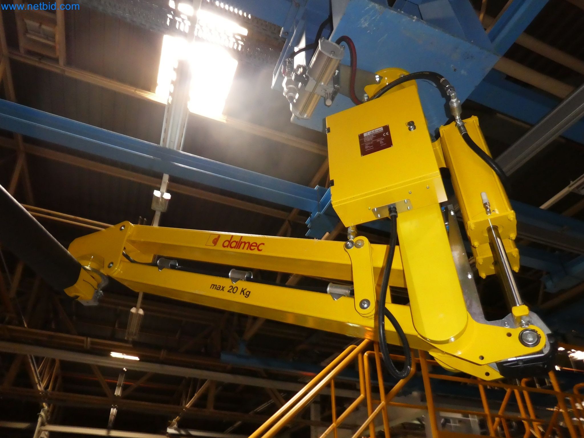 Robots, welding equipment and assembly accessories from the automotive industry-6