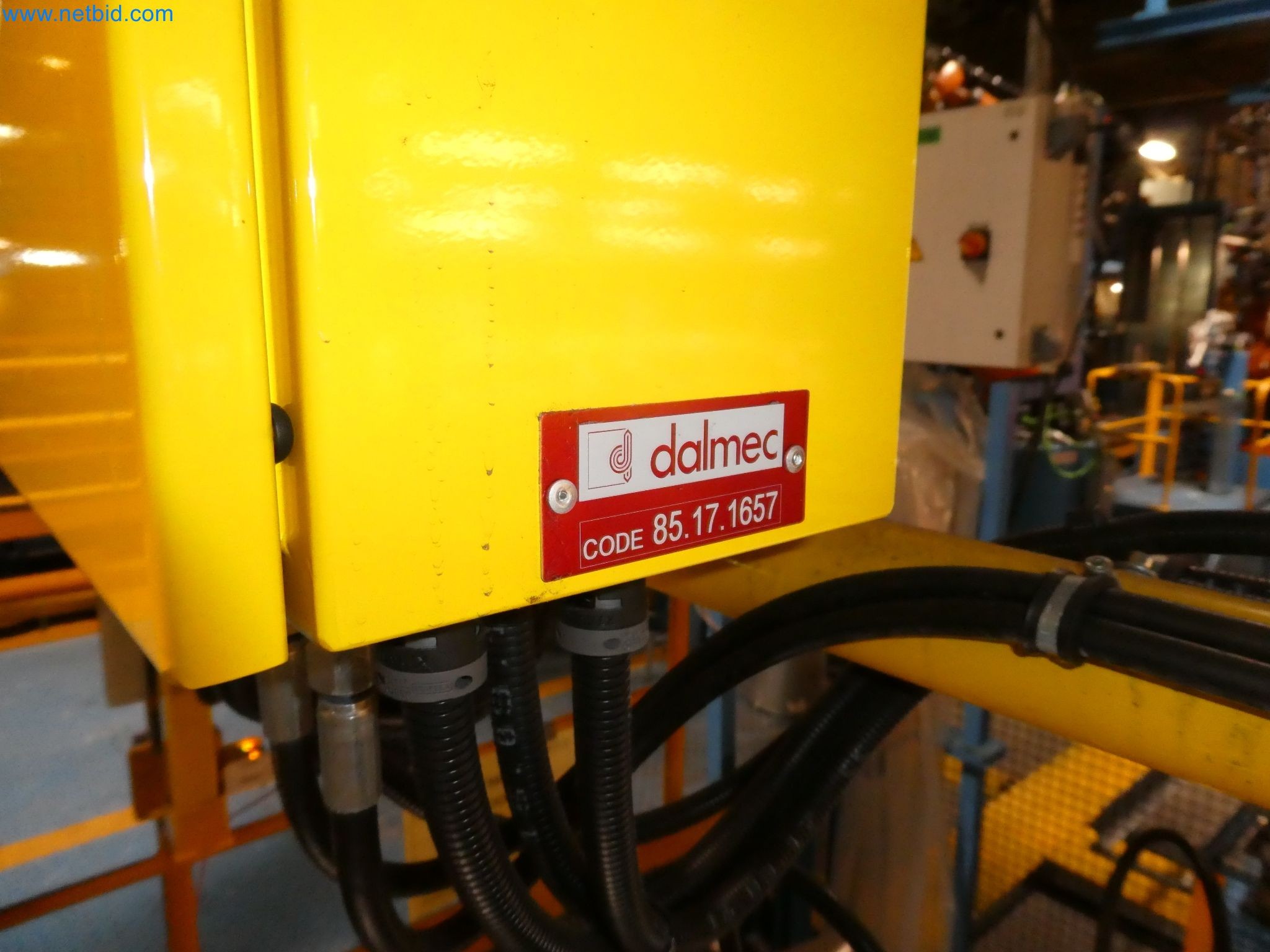 Robots, welding equipment and assembly accessories from the automotive industry-7