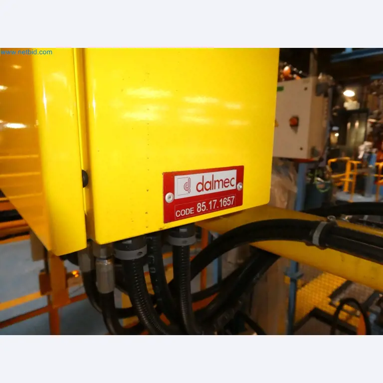 Robots, welding equipment and assembly accessories from the automotive industry-7