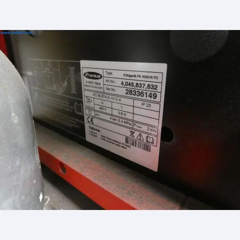 Robots, welding equipment and assembly accessories from the automotive industry-2