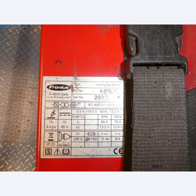 Robots, welding equipment and assembly accessories from the automotive industry-3