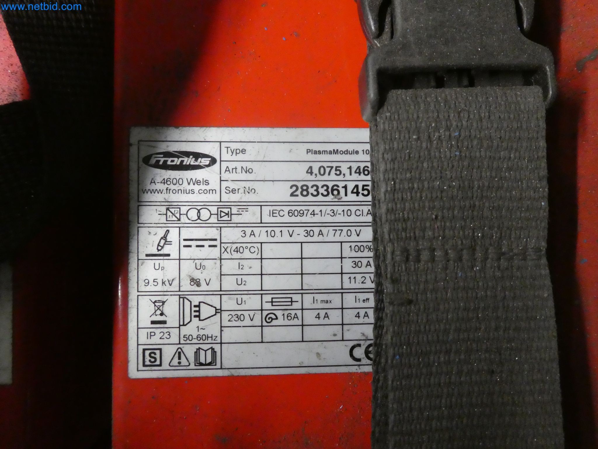 Robots, welding equipment and assembly accessories from the automotive industry-4