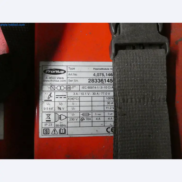 Robots, welding equipment and assembly accessories from the automotive industry-4