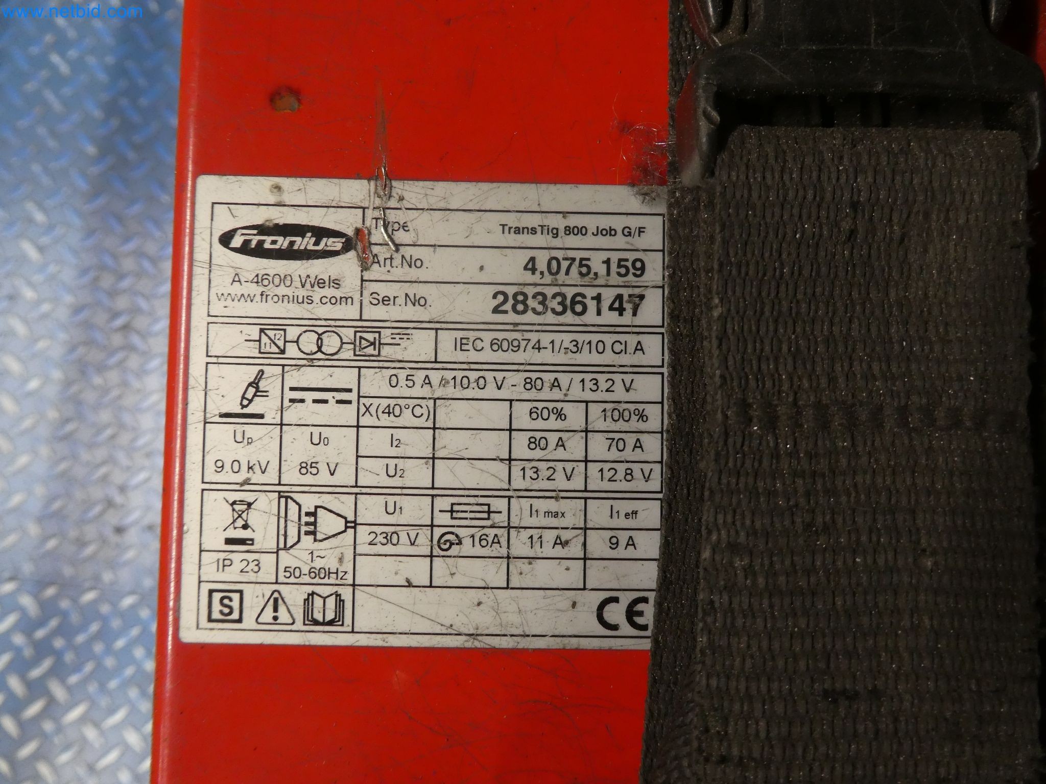 Robots, welding equipment and assembly accessories from the automotive industry-5