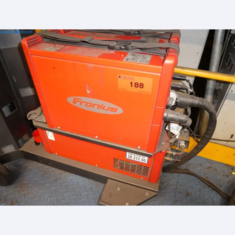 Robots, welding equipment and assembly accessories from the automotive industry-6