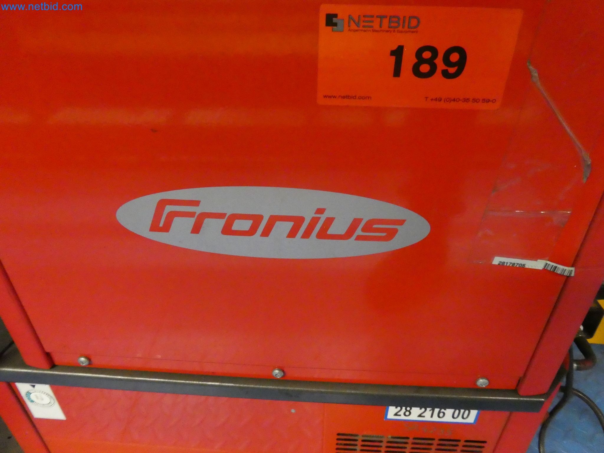 Robots, welding equipment and assembly accessories from the automotive industry-2