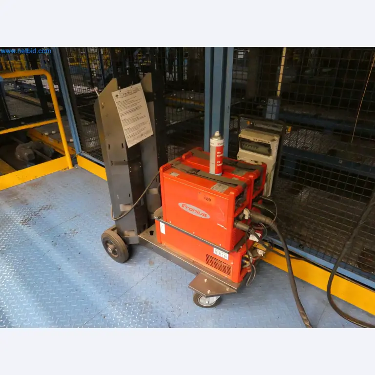 Robots, welding equipment and assembly accessories from the automotive industry-4