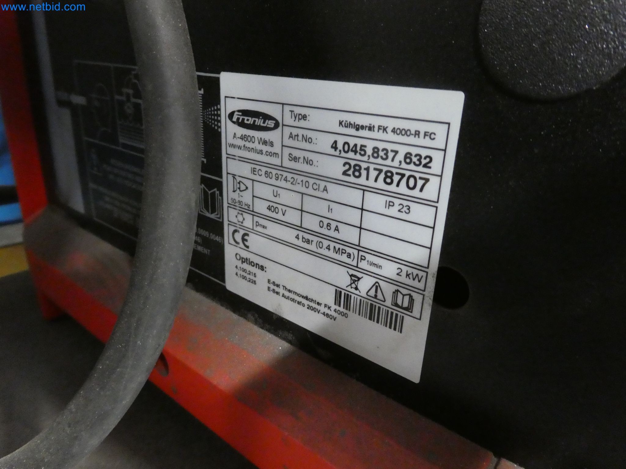 Robots, welding equipment and assembly accessories from the automotive industry-5