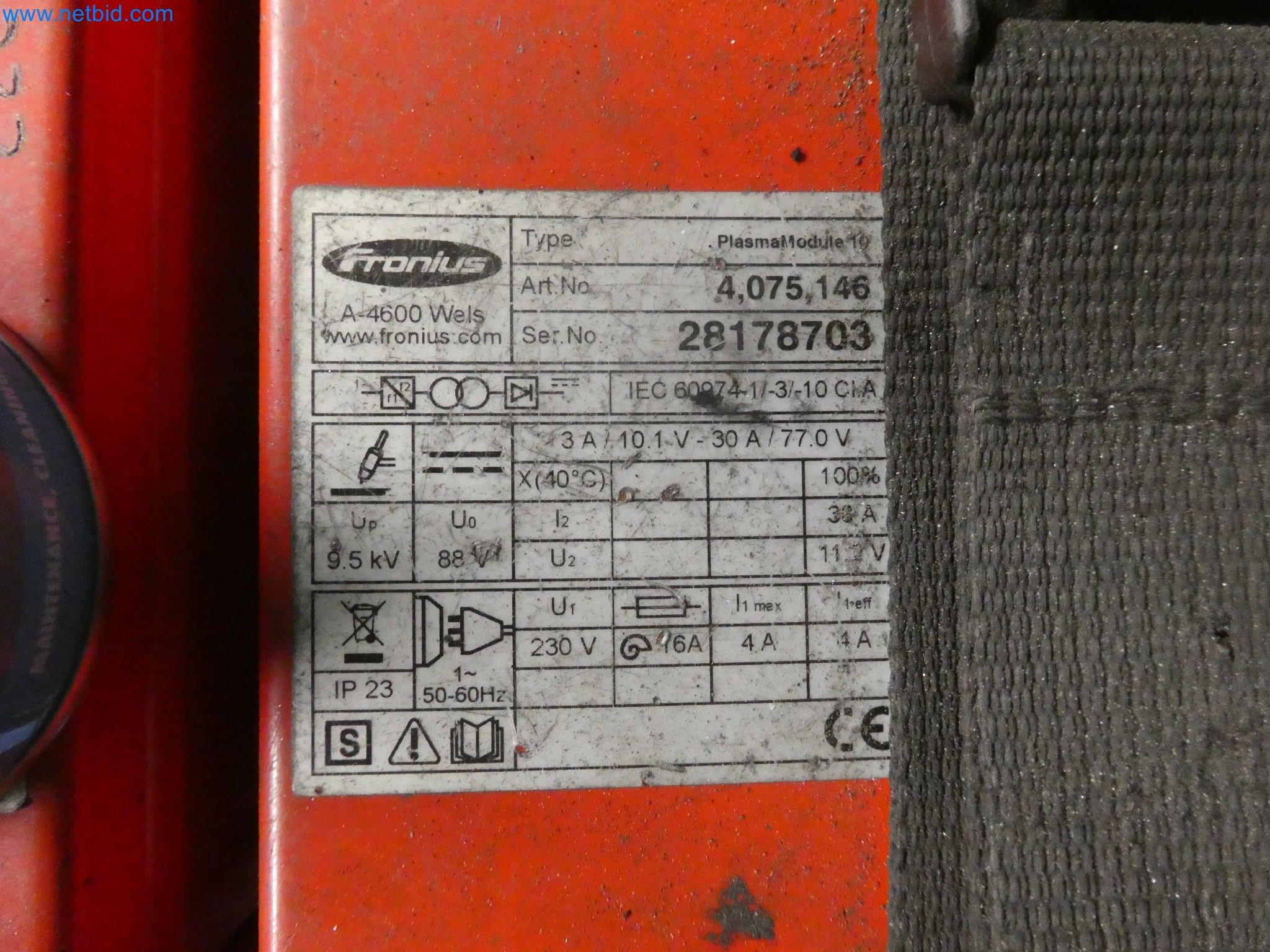 Robots, welding equipment and assembly accessories from the automotive industry-6