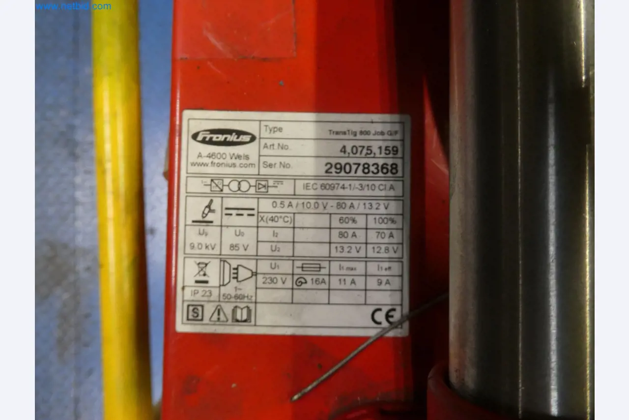 Robots, welding equipment and assembly accessories from the automotive industry-2