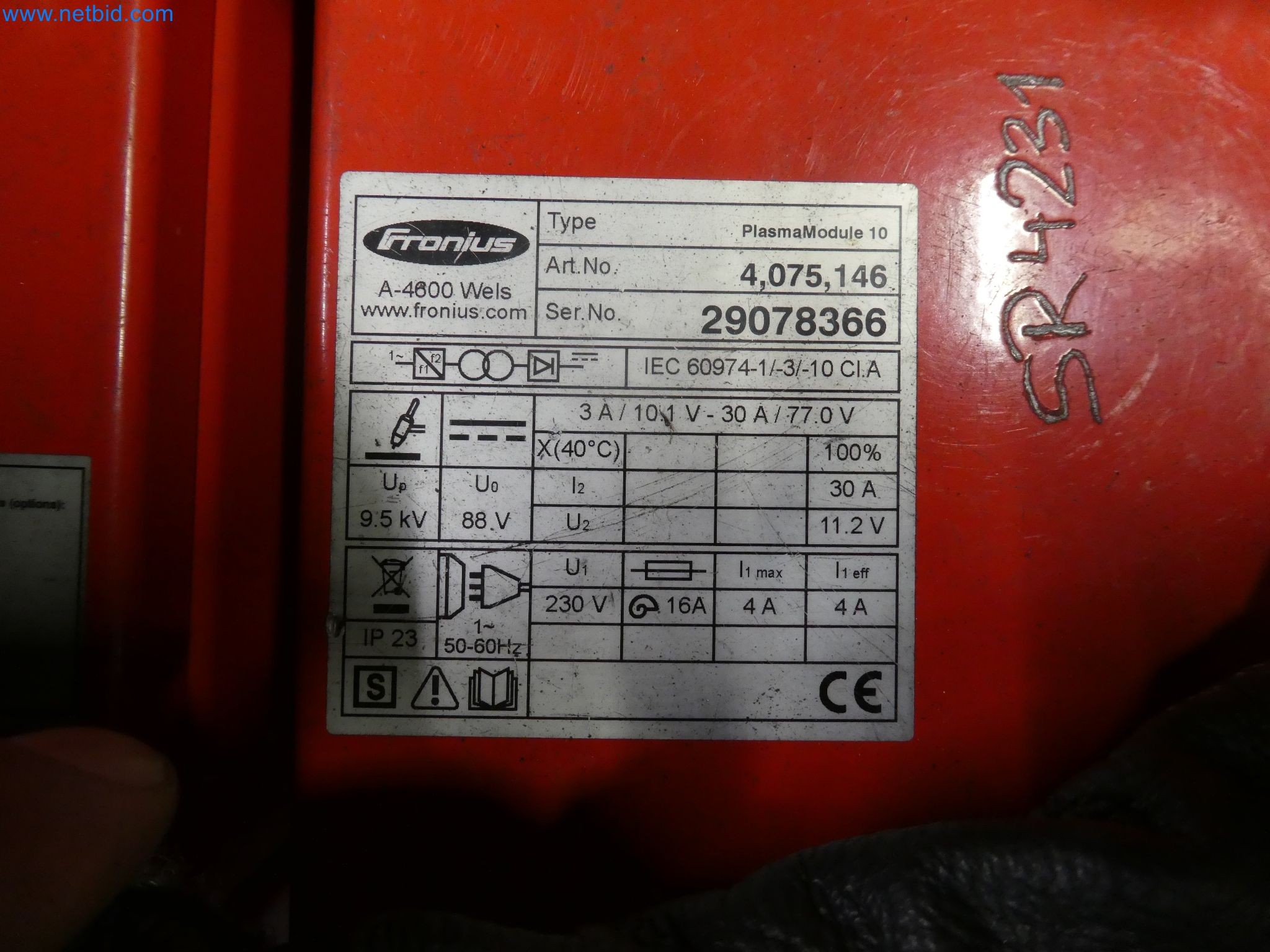 Robots, welding equipment and assembly accessories from the automotive industry-4