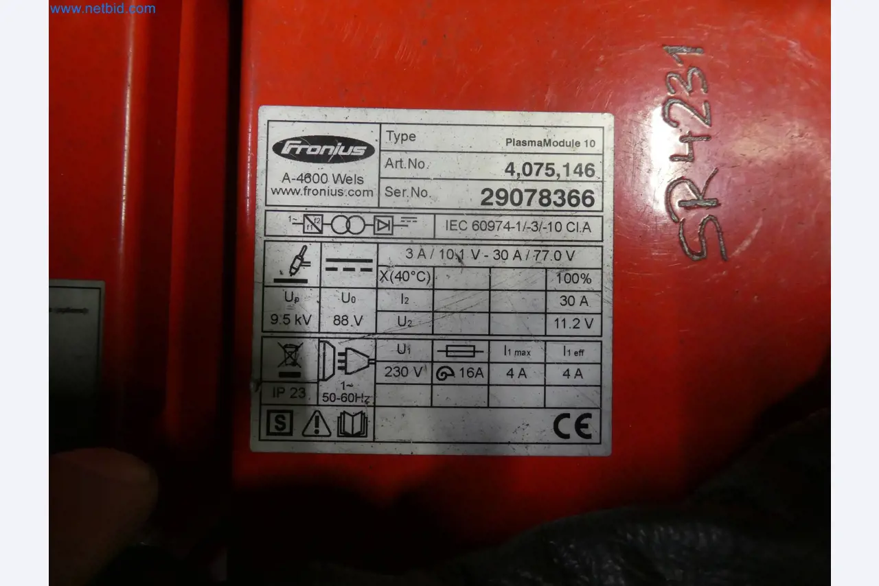 Robots, welding equipment and assembly accessories from the automotive industry-4