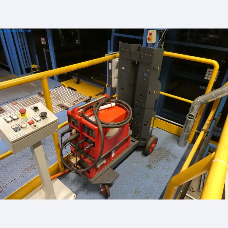 Robots, welding equipment and assembly accessories from the automotive industry-5