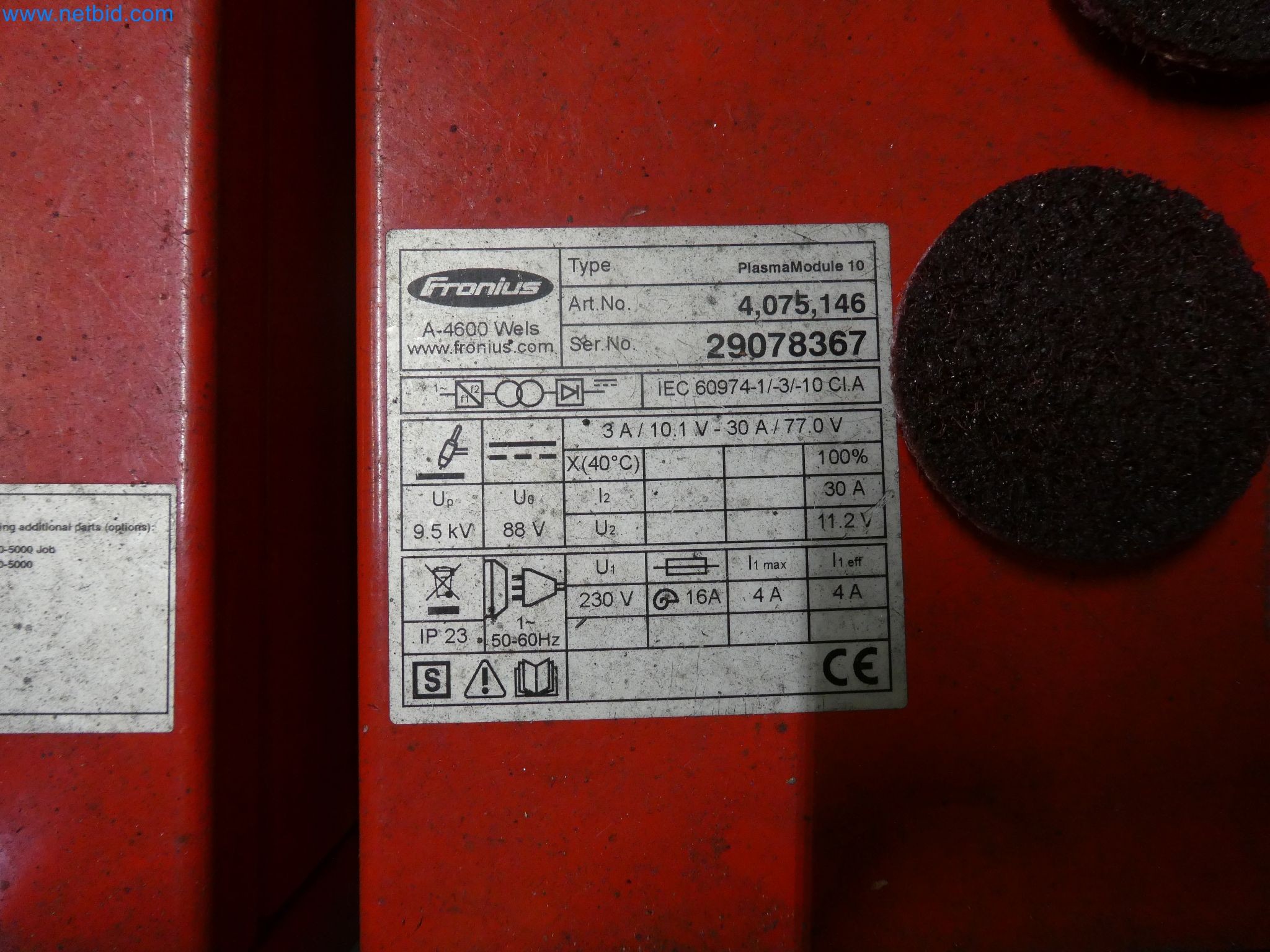 Robots, welding equipment and assembly accessories from the automotive industry-2