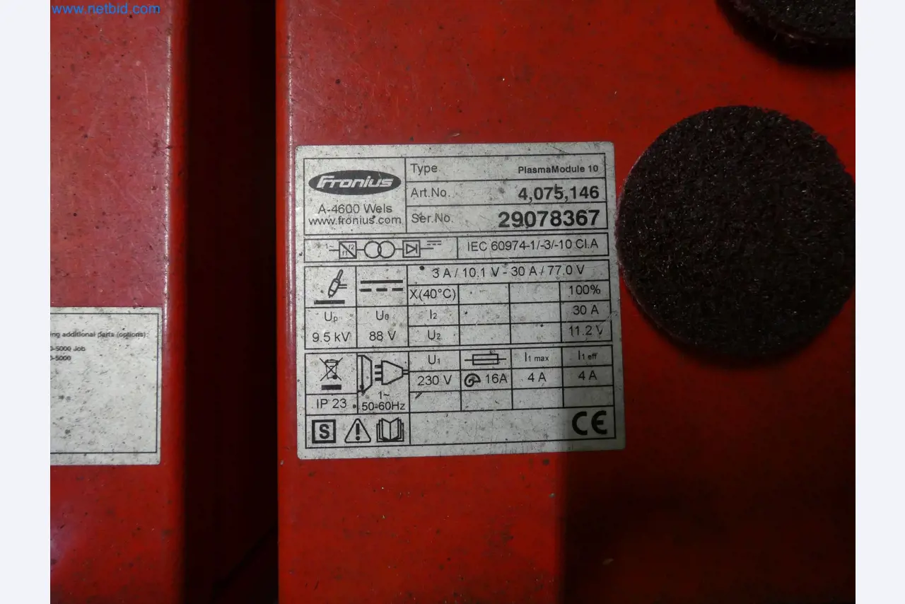 Robots, welding equipment and assembly accessories from the automotive industry-2