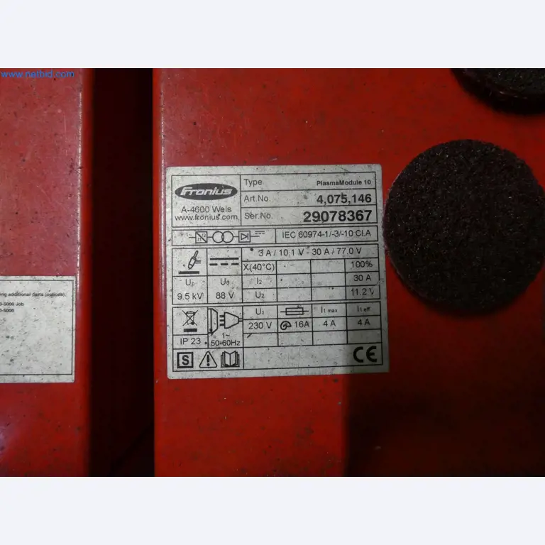 Robots, welding equipment and assembly accessories from the automotive industry-2