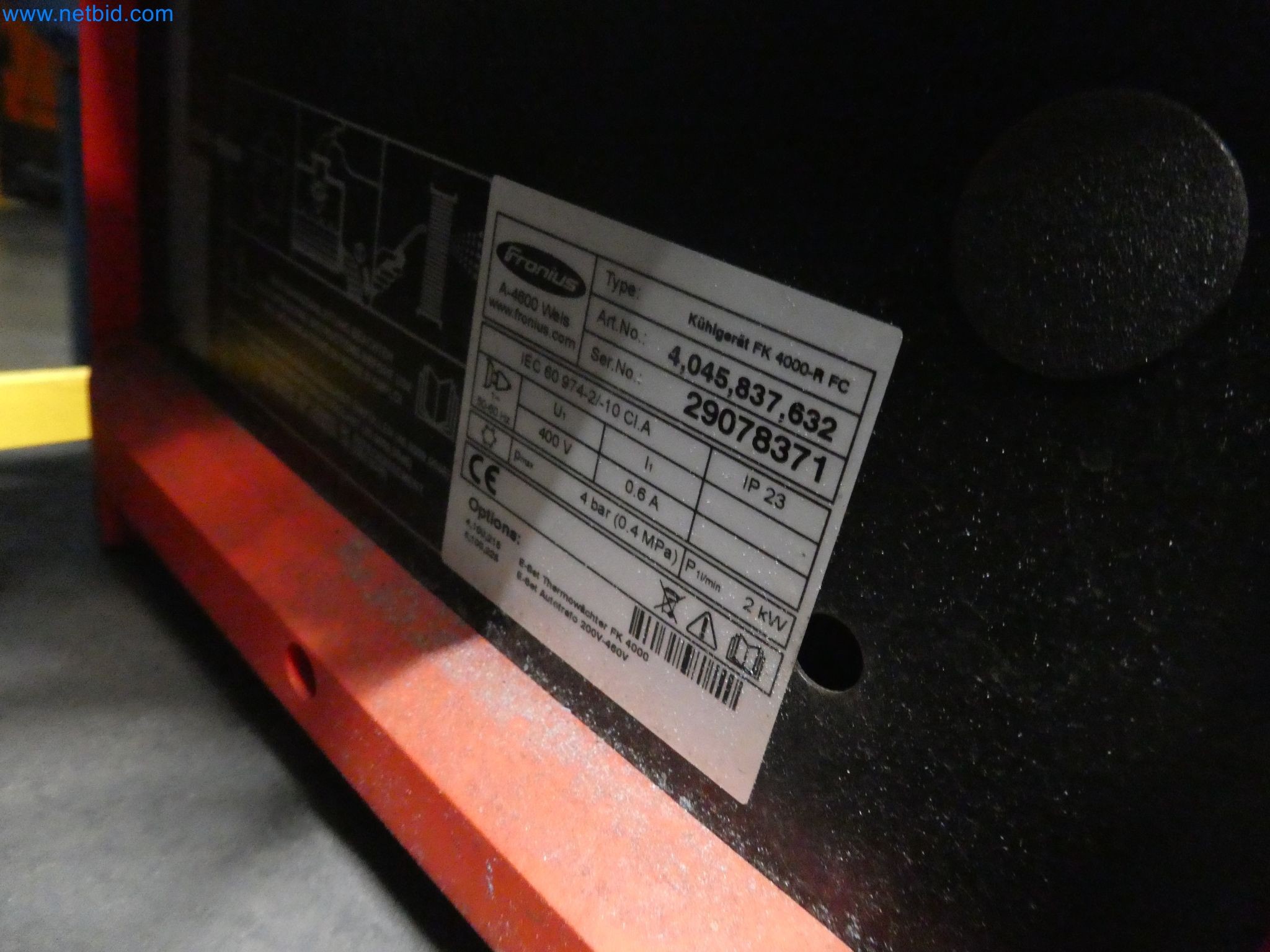 Robots, welding equipment and assembly accessories from the automotive industry-5