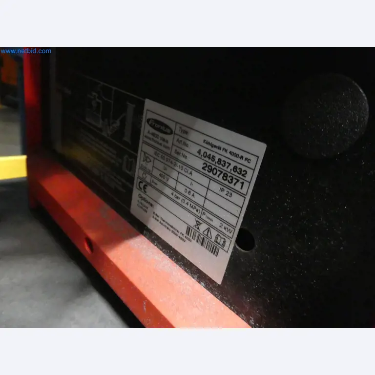 Robots, welding equipment and assembly accessories from the automotive industry-5