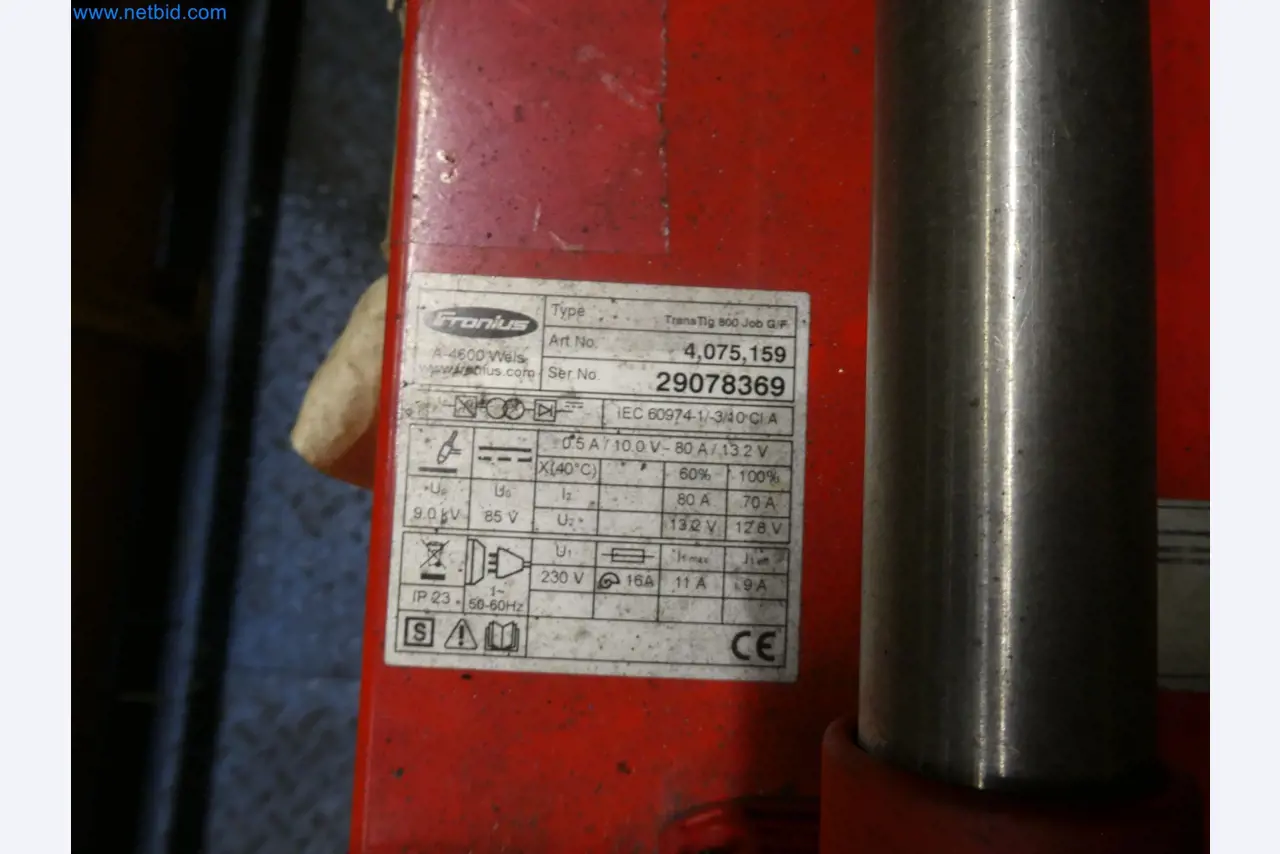 Robots, welding equipment and assembly accessories from the automotive industry-6