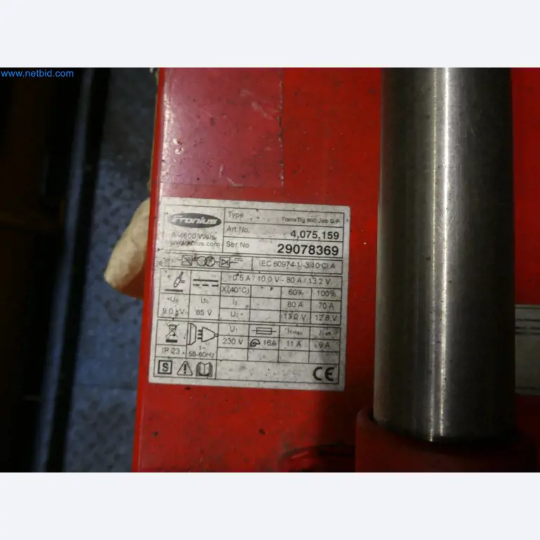 Robots, welding equipment and assembly accessories from the automotive industry-6