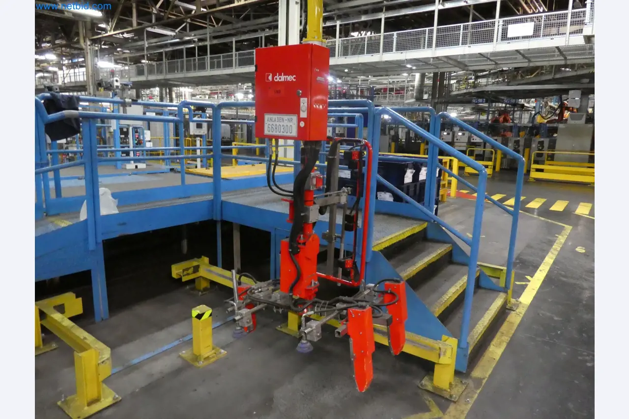 Robots, welding equipment and assembly accessories from the automotive industry-7