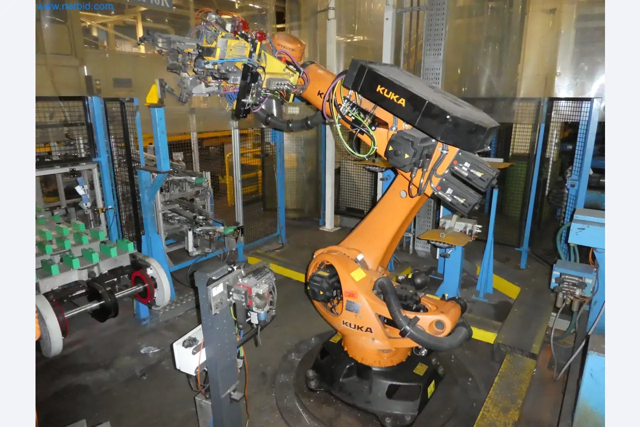 Robots, welding equipment and assembly accessories from the automotive industry-10