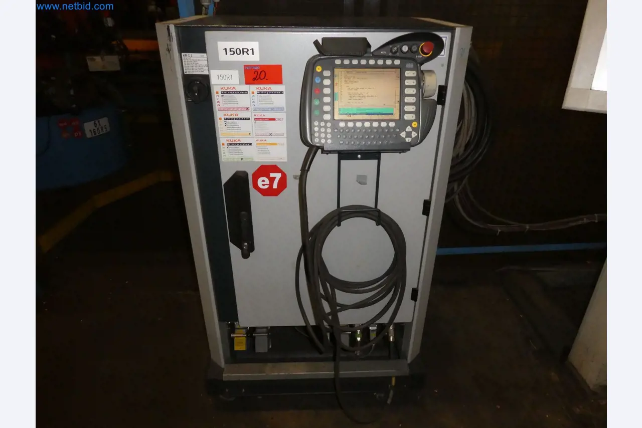 Robots, welding equipment and assembly accessories from the automotive industry-11