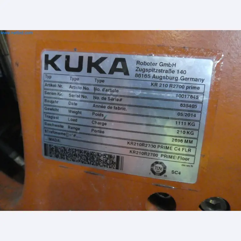 Robots, welding equipment and assembly accessories from the automotive industry-12