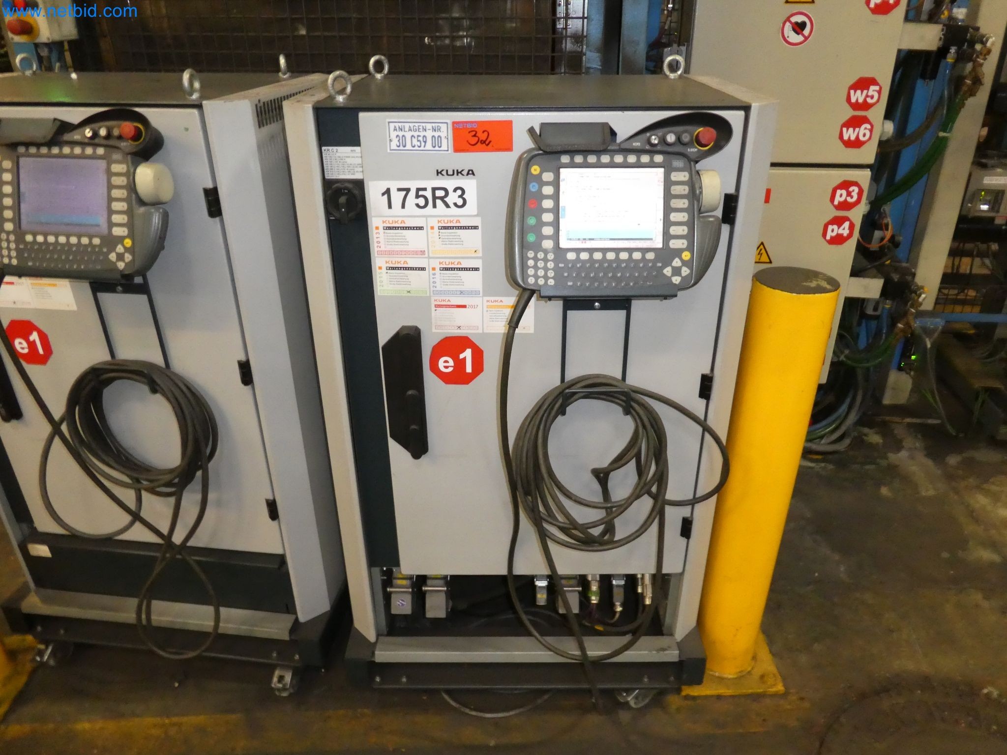 Robots, welding equipment and assembly accessories from the automotive industry-19