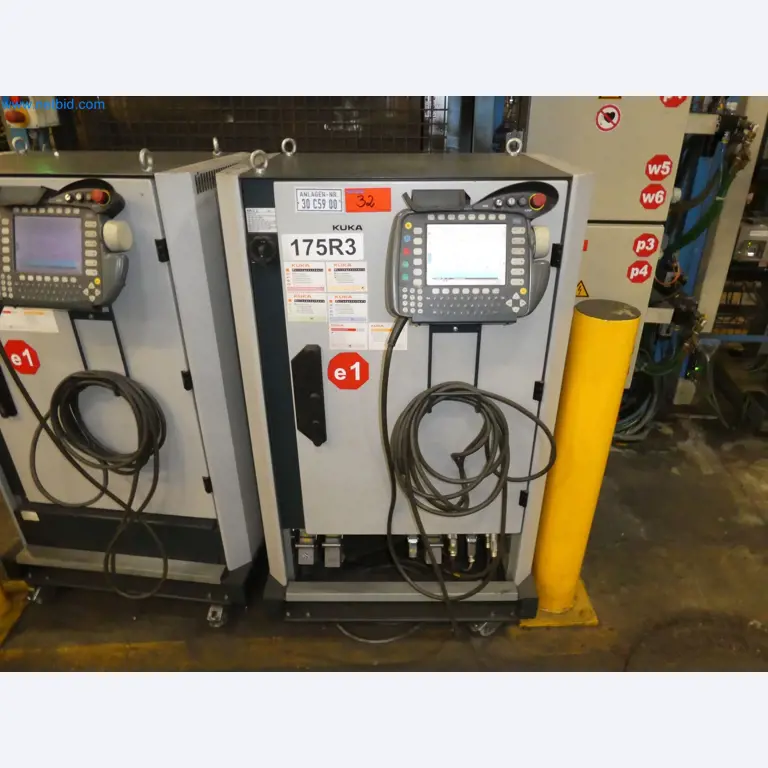 Robots, welding equipment and assembly accessories from the automotive industry-19