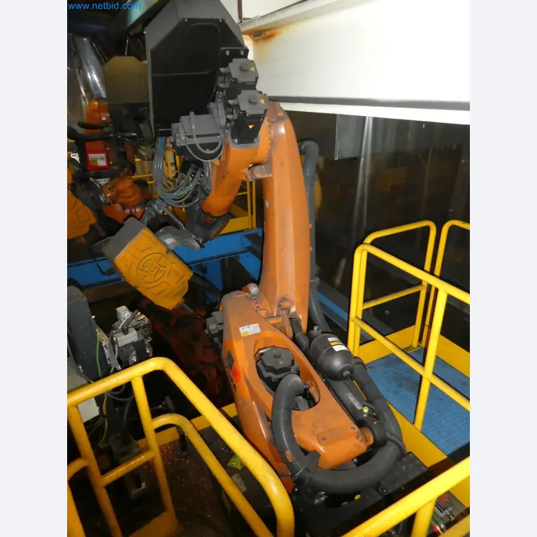 Robots, welding equipment and assembly accessories from the automotive industry-1