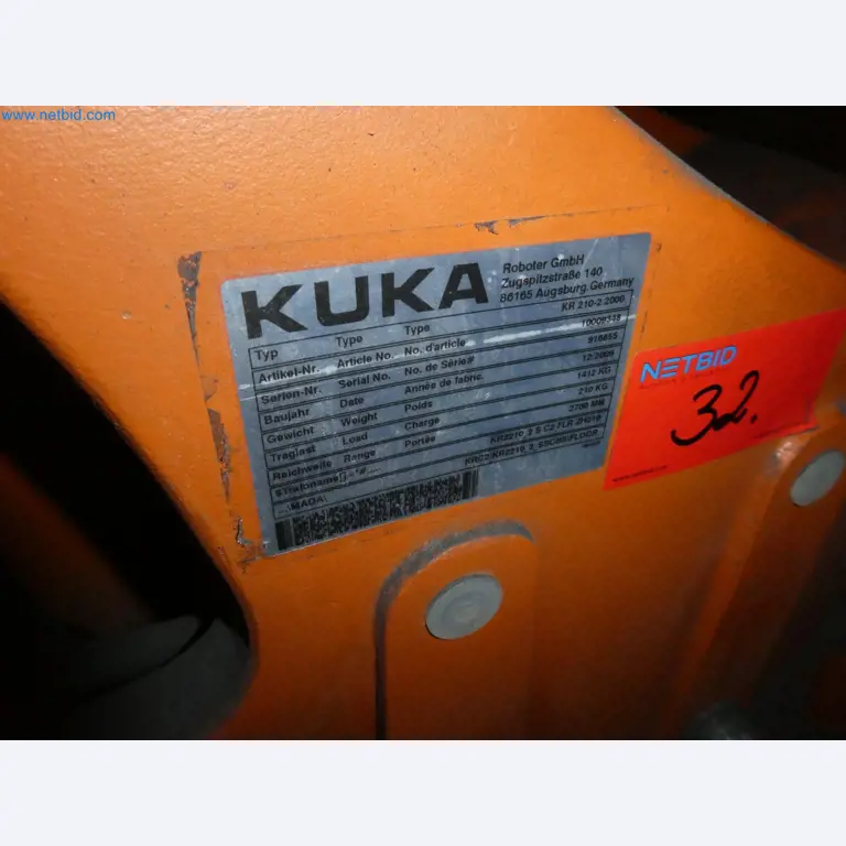 Robots, welding equipment and assembly accessories from the automotive industry-22