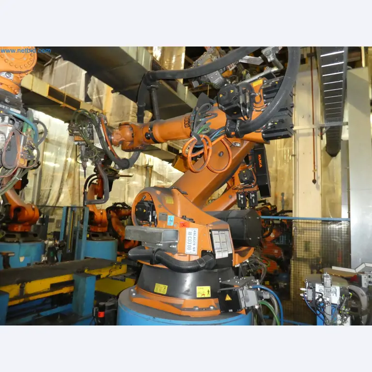 Robots, welding equipment and assembly accessories from the automotive industry-26