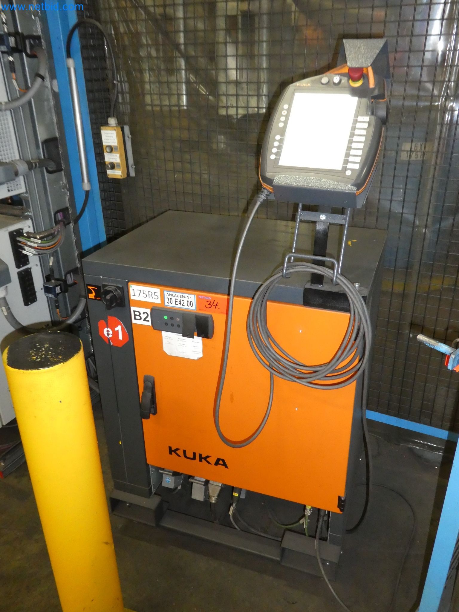 Robots, welding equipment and assembly accessories from the automotive industry-27